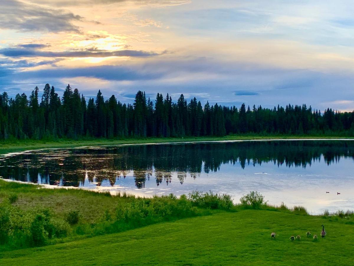 Schott'S Lake Conference & Resort Sundre ภายนอก รูปภาพ