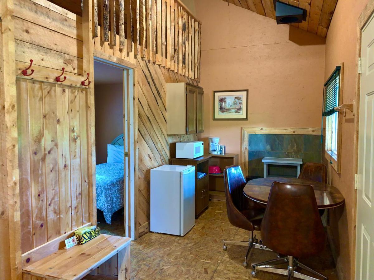 Schott'S Lake Conference & Resort Sundre ภายนอก รูปภาพ