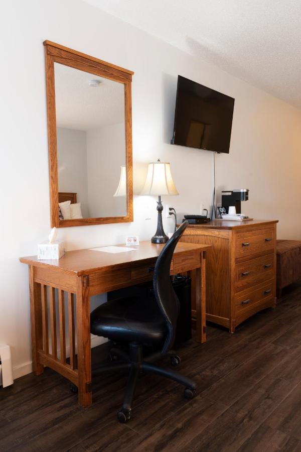 Schott'S Lake Conference & Resort Sundre ภายนอก รูปภาพ